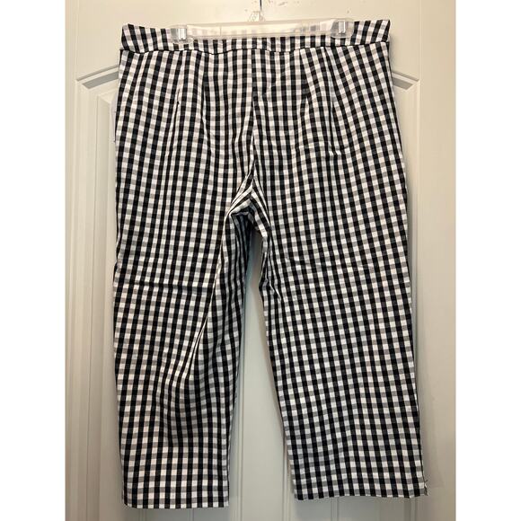 NWT Time and Tru Women Four-Way Stretch Mid-Rise Button Fly Capris Size 14 Black - Picture 6 of 7